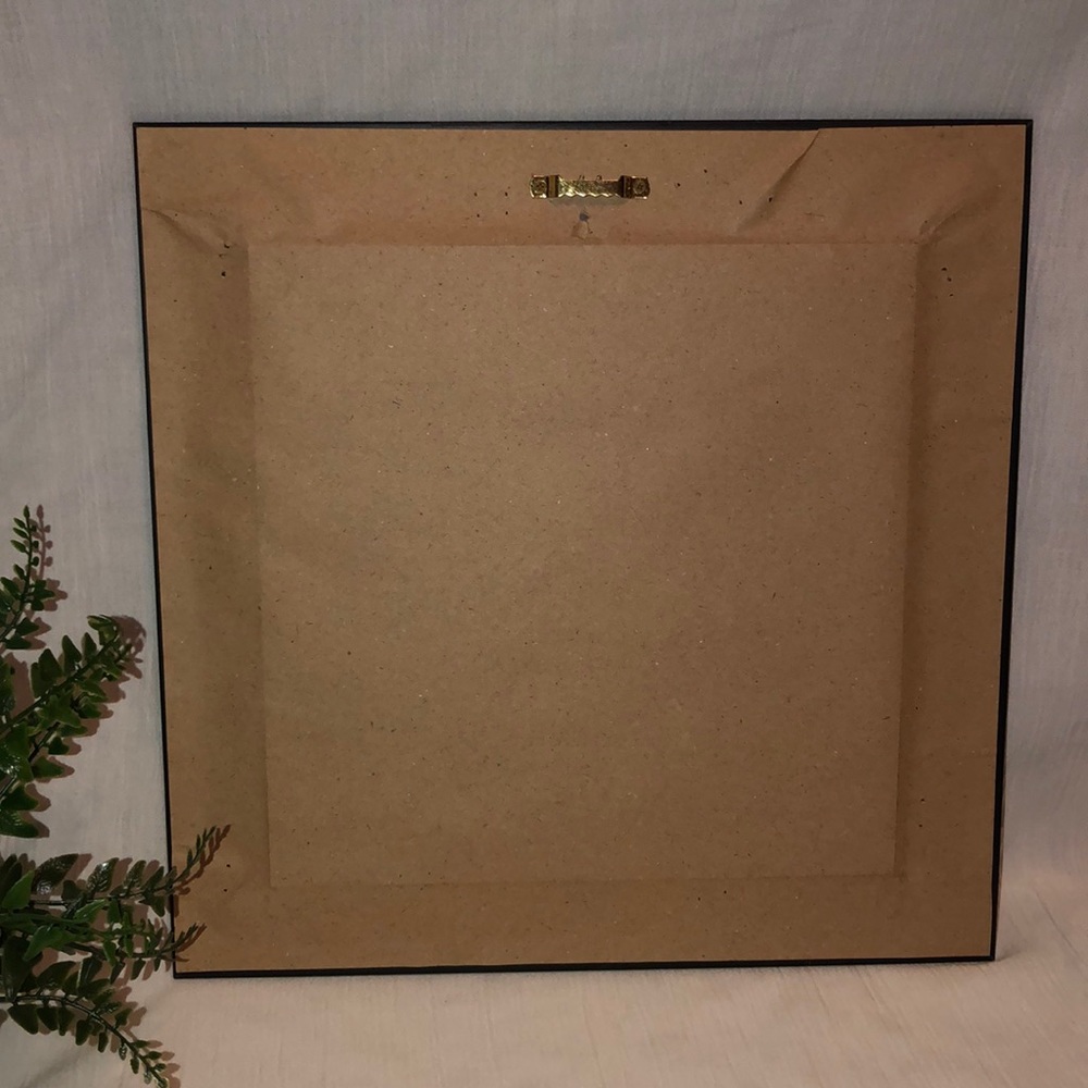 Two plastic framed wall art - Picture 4 of 5